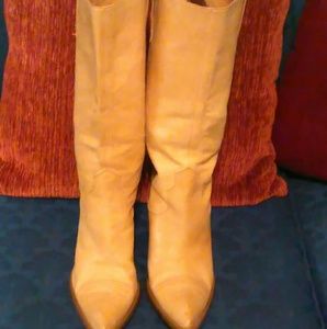 Guess women's boots